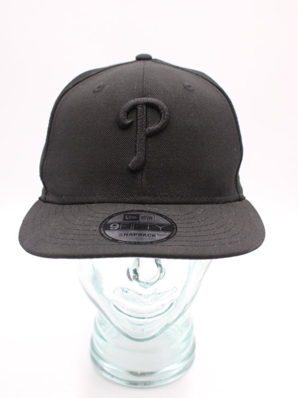 New Era 9Fifty Philadelphia Phillies Snapback Hat Cap OSFM Black on Black MLB